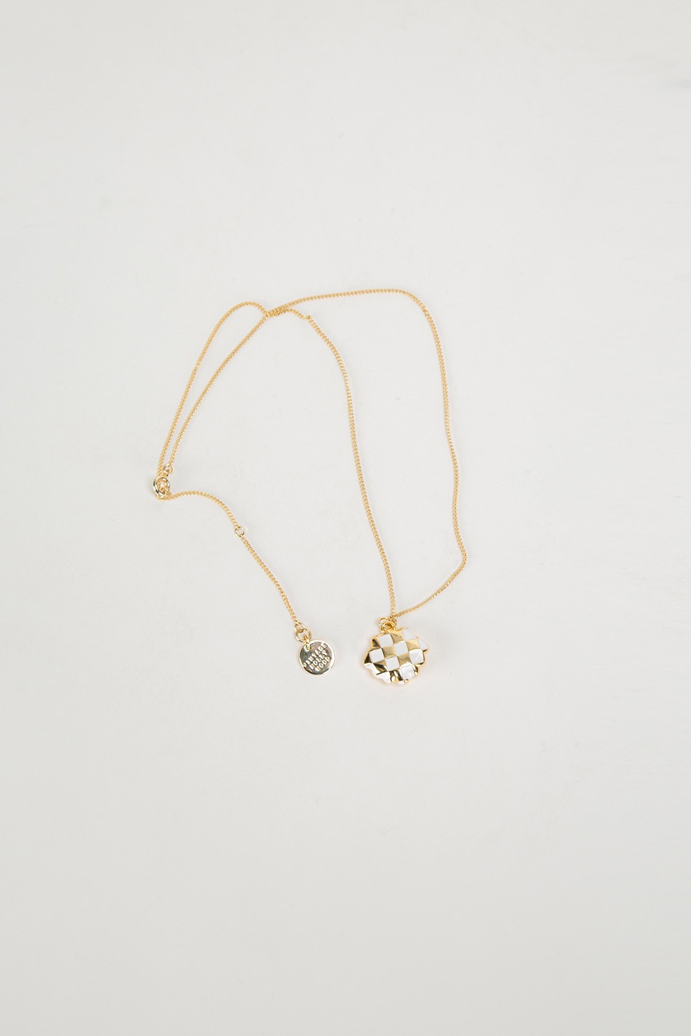 SEASHELL NECKLACE - PLATED 18K GOLD