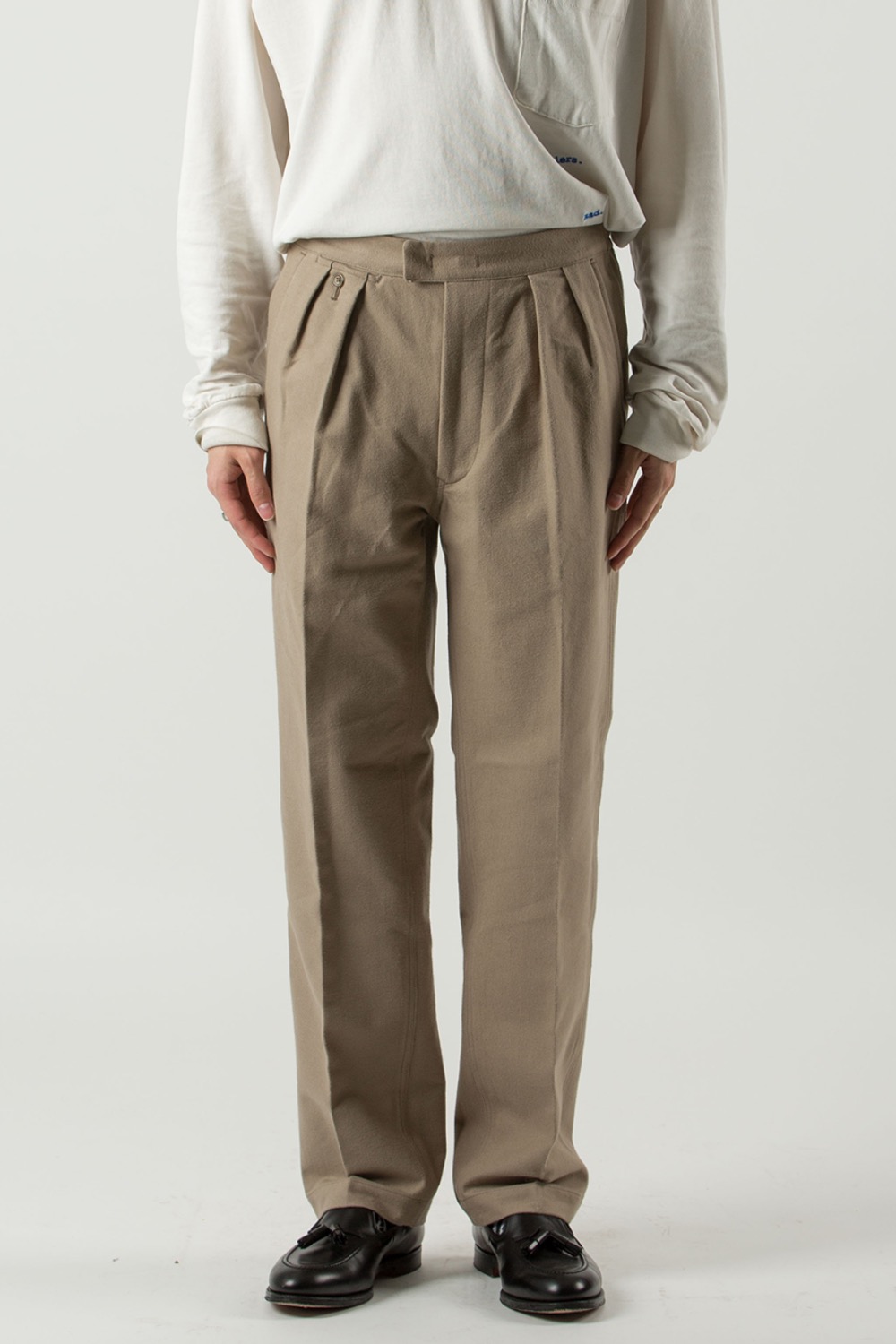 GATHERED BACK SPORTING TROUSER(COTTON) DUNE